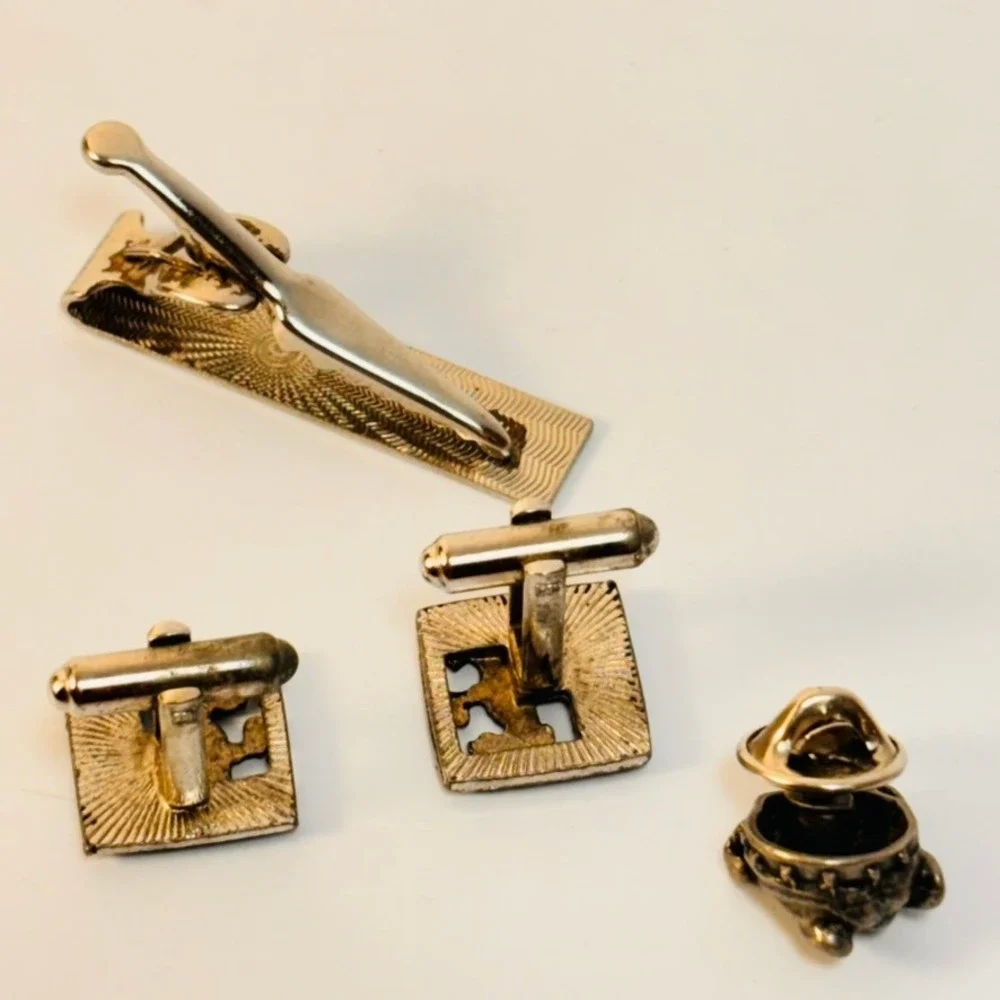 Vintage Griffin Cufflinks Bulldog Pin Tie Clip Set Silver Tone Dark Academia